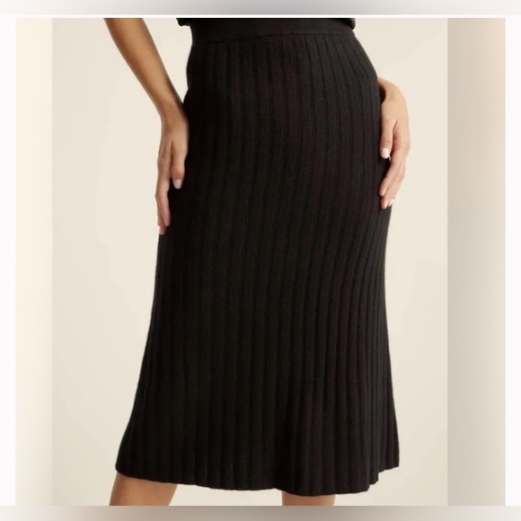 Quince Mongolian Cashmere Midi Skirt - Picture 2 of 9